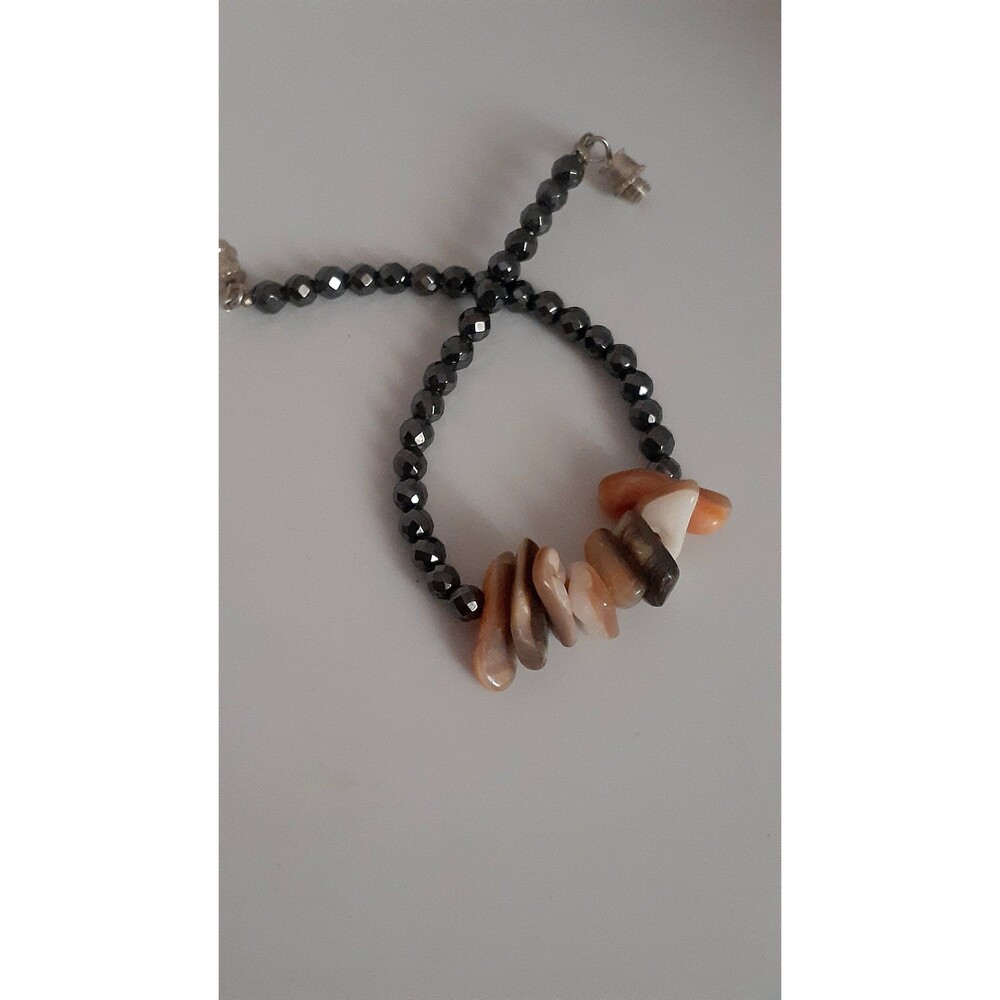 Fauceted hematite and chipped gemstone bracelet